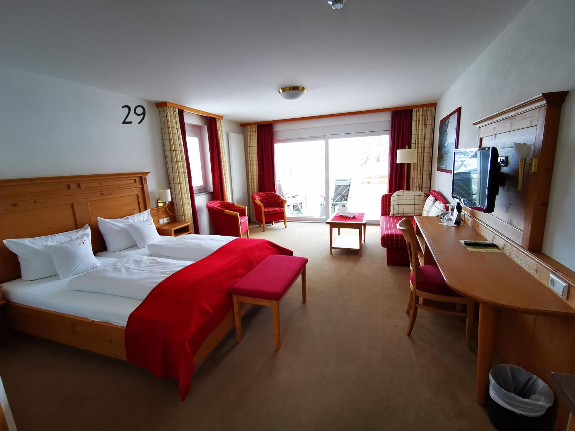 Wander- & Wellnesshotel Naegele Hoechenschwand Exterior photo